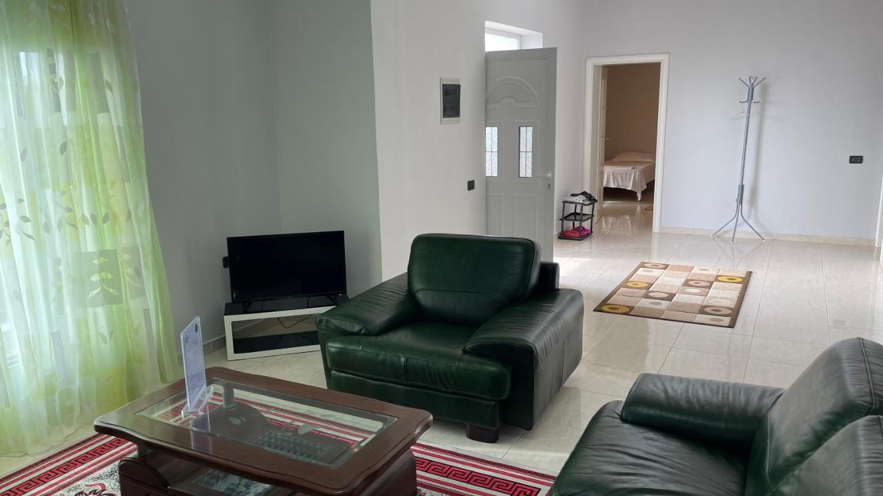 Azure Apartments By Kondo Stays Vlorë Εξωτερικό φωτογραφία