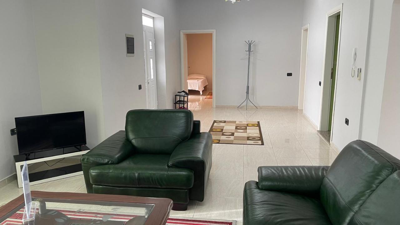 Azure Apartments By Kondo Stays Vlorë Εξωτερικό φωτογραφία