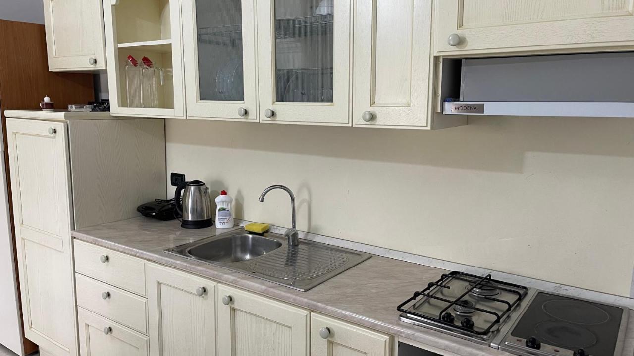 Azure Apartments By Kondo Stays Vlorë Εξωτερικό φωτογραφία